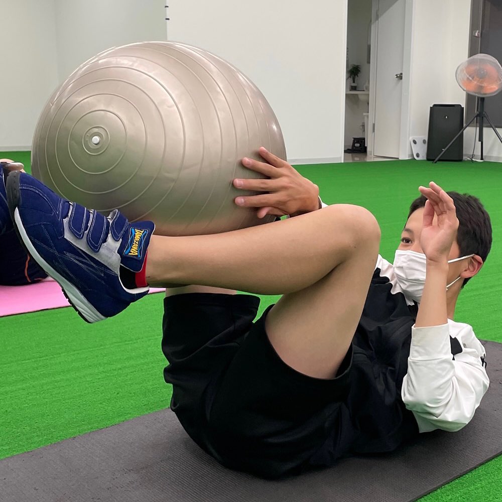 バランスボールでトレーニング