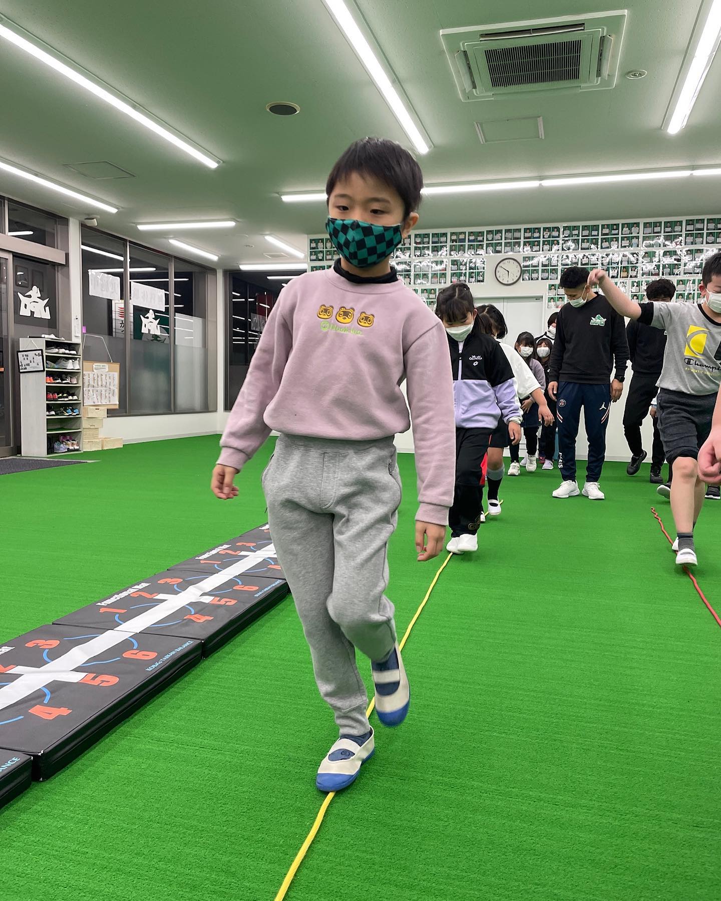 ロープの上を歩きます