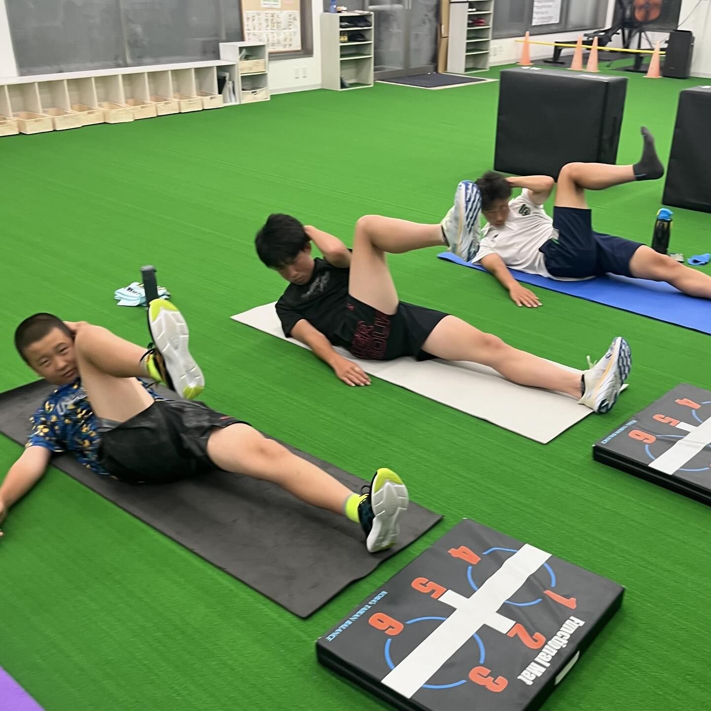 クロスクランチ