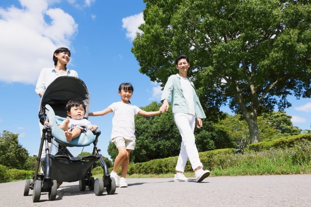 家族で散歩