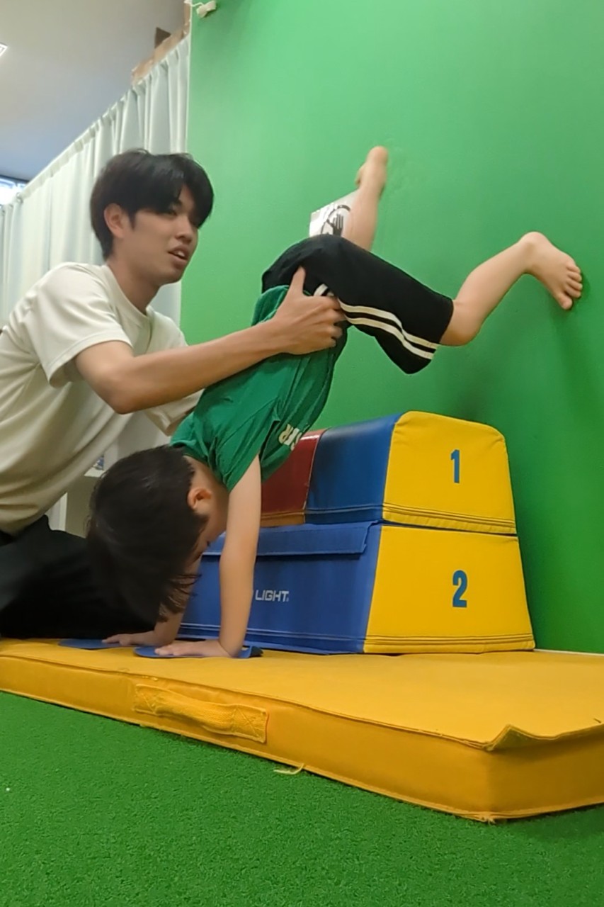 さとうこーちのれっすん(木1)側転練習！