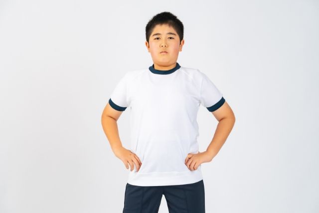 体操着を着た男の子