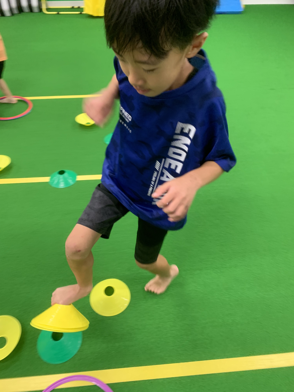実はとっても大事！子どもの体のバランスを支える「足の指」の話🦶