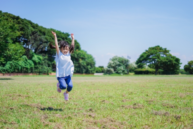 のびのびと運動する子ども