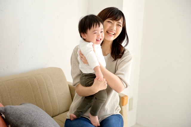 にこやかな親子